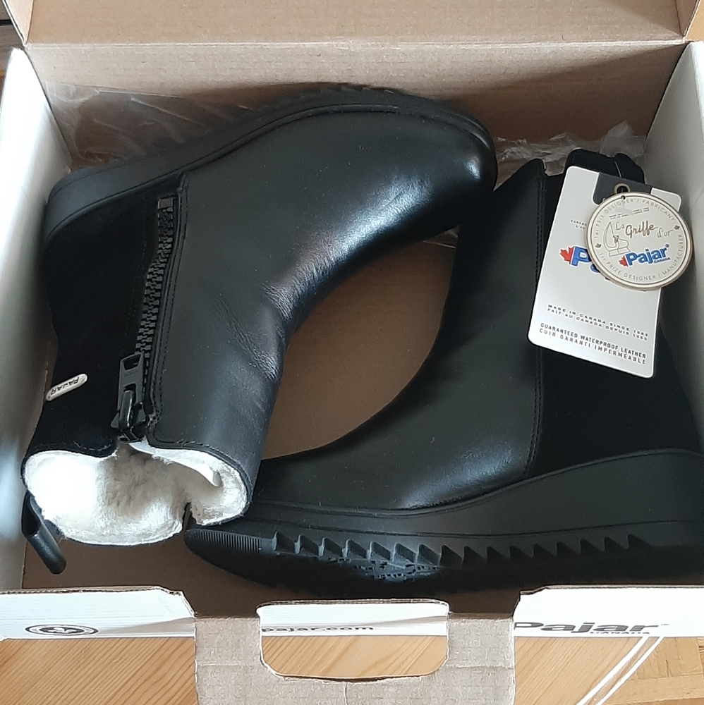 BRAND NEW PAJAR suede and leather winter boots shearling lining MADE IN CANADA
